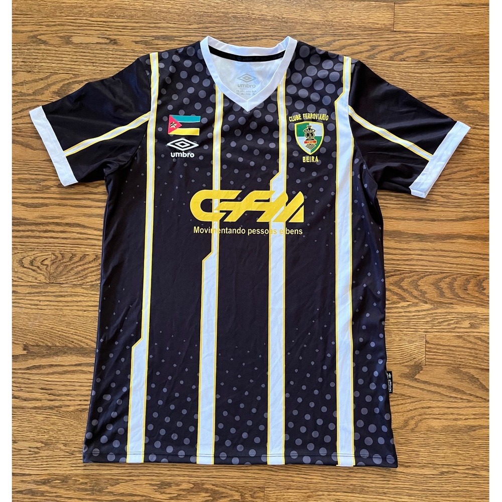 Umbro Clube Ferroviario da Beira Soccer Jersey Mens XL Black Yellow Mozambique